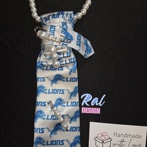 Detroit Lions Handmade Blue and White Tie Necklace